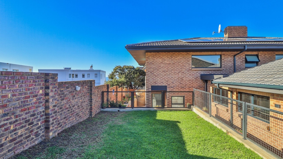 4 Bedroom Property for Sale in Wavecrest Eastern Cape